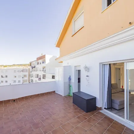 Apartment Cubo's Luna Town Center *