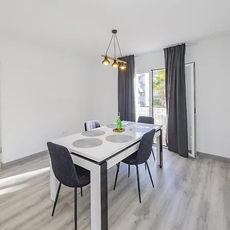 Appartamento Cubo's Luna Town Center *